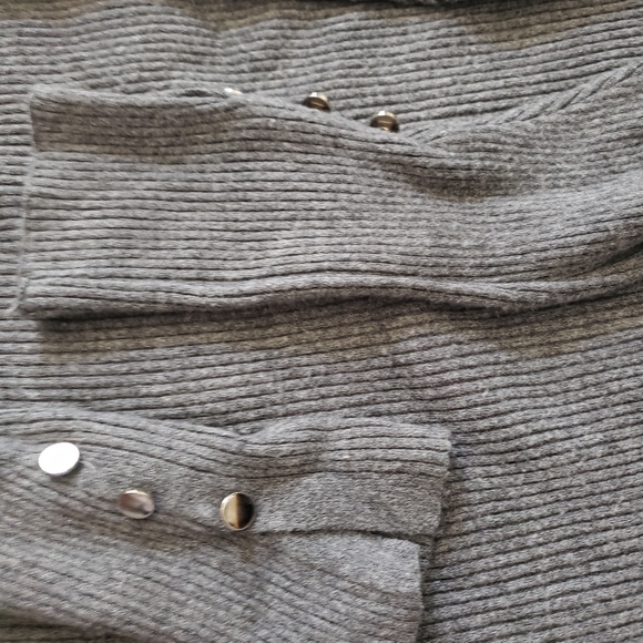 Gray Crop Sweater - Picture 3 of 4